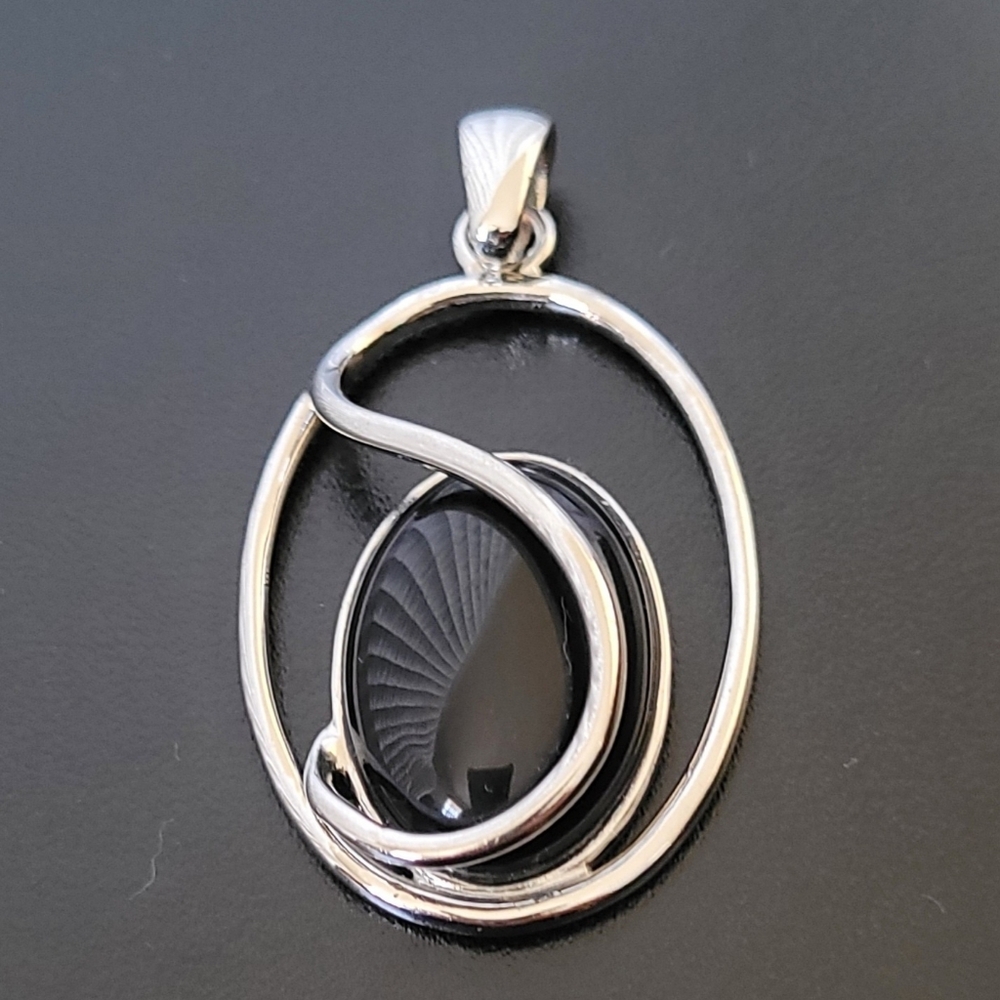 * Lia shopia Charm